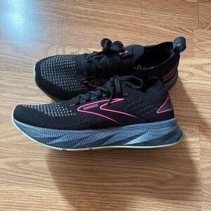 Brooks levitate shoes